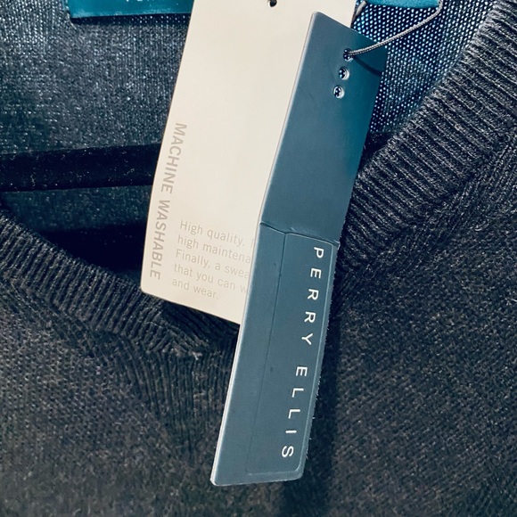 Men’s Medium PERRY ELLIS Sweater - Picture 2 of 2